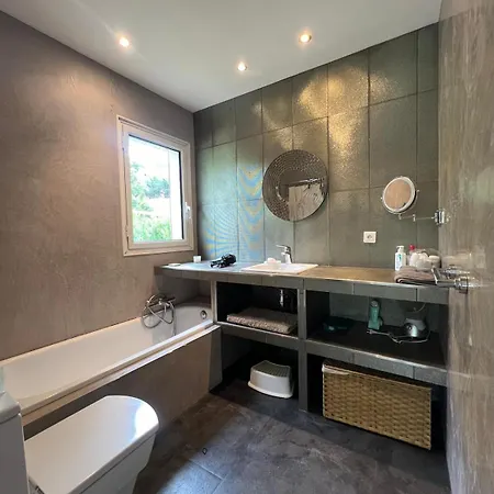 06y2 - Provencal Warm And Homely Villa *